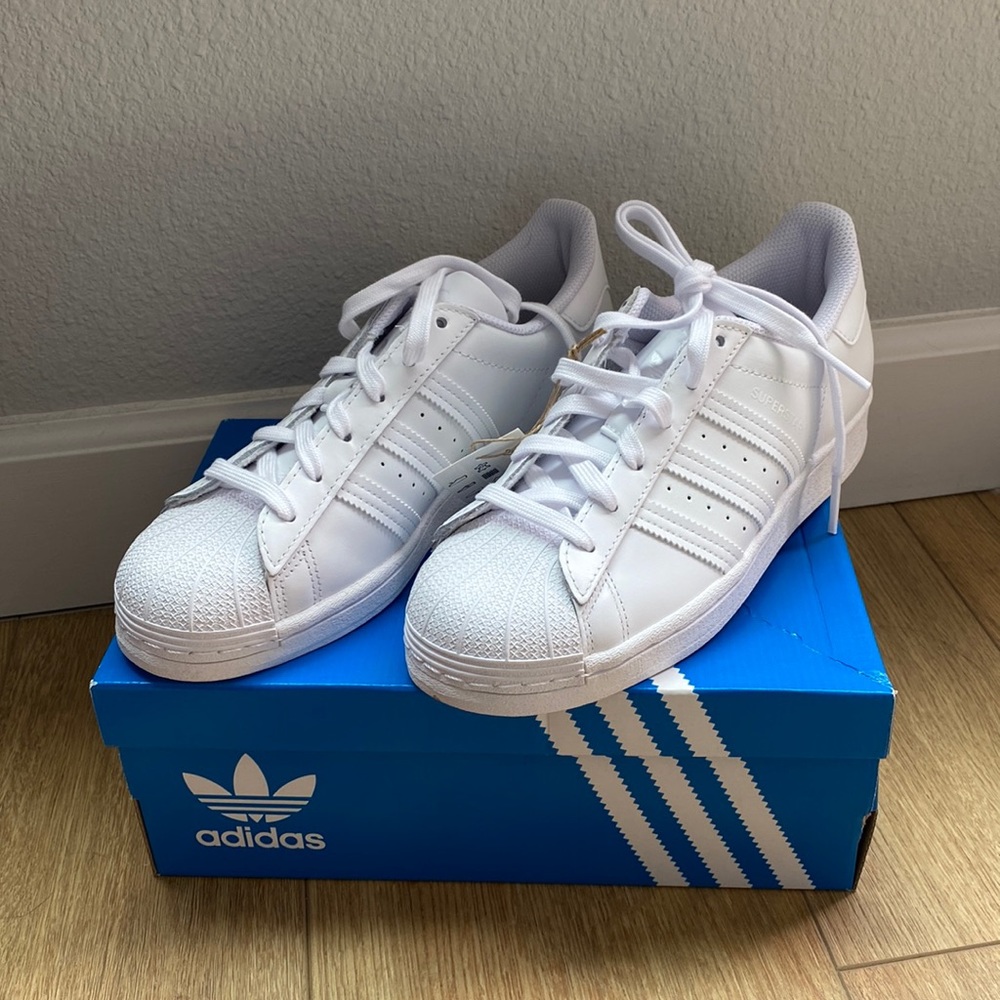 Women’s Adidas Super Stars - size 7